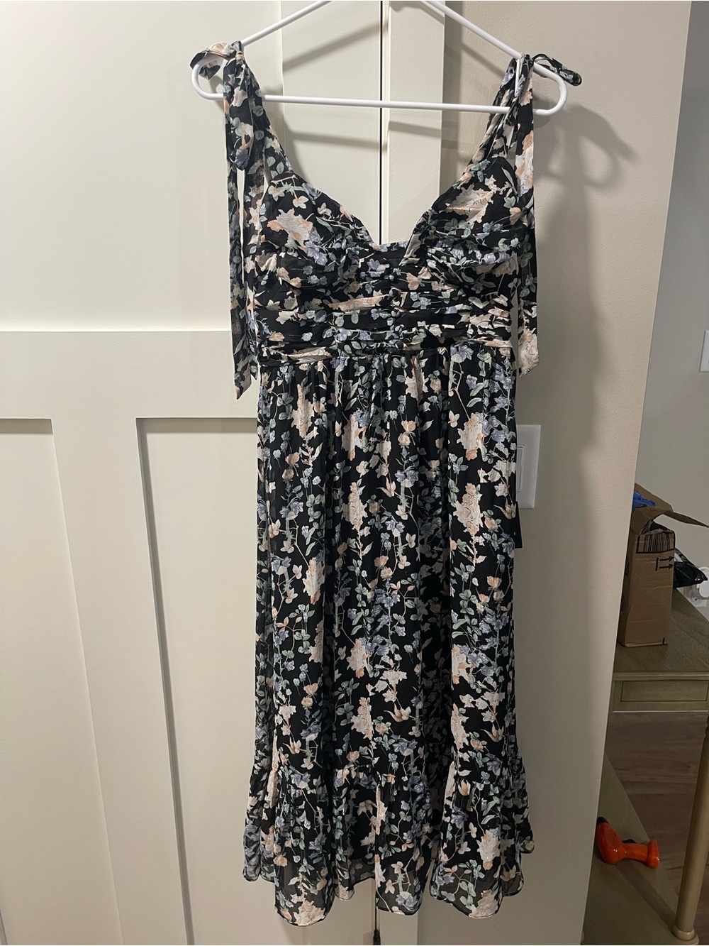 Lulu's Black Floral Tie-Shoulder Midi Dress